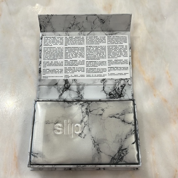 Slip Marble Queen Zippered Pillowcase - Picture 4 of 7